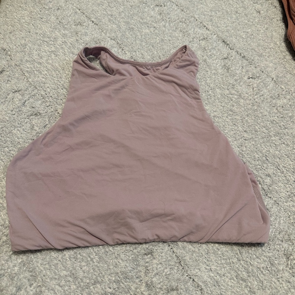 SKIMS high neck fits everybody sports bra, size M, lilac color